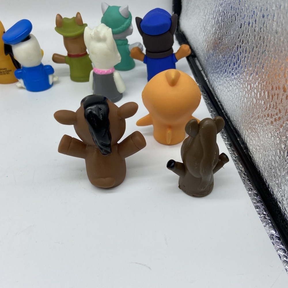 15pc Finger Puppet Lot Bluey Disney Donald Pluto Paw Patrol Baby Shark Animals - Picture 11 of 11